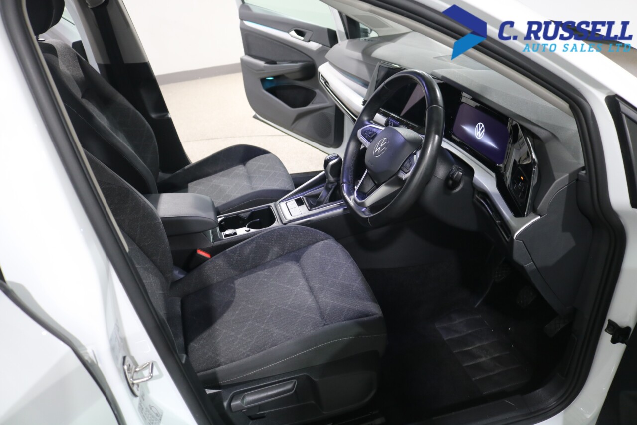 2024 VOLKSWAGEN GOLF 1.0 TSI Life Hatchback 5dr Petrol Manual Euro 6 (s/s) (110 ps) - vehicle photo 20 for sale on PureCar