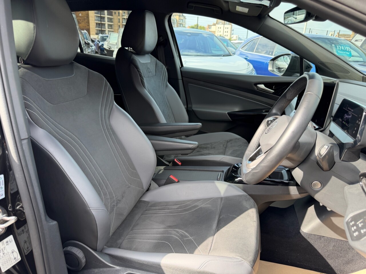 2024 VOLKSWAGEN ID4 Pure Performance 52kWh Life Edition SUV 5dr Electric Auto (170 ps) ONLY 241 - vehicle photo 28 for sale on PureCar