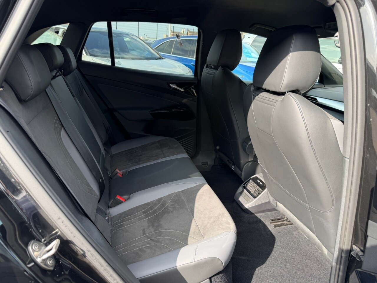2024 VOLKSWAGEN ID4 Pure Performance 52kWh Life Edition SUV 5dr Electric Auto (170 ps) ONLY 241 - vehicle photo 30 for sale on PureCar