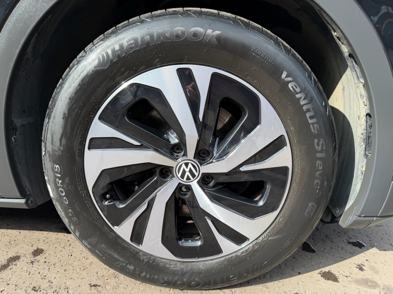 2024 VOLKSWAGEN ID4 Pure Performance 52kWh Life Edition SUV 5dr Electric Auto (170 ps) ONLY 241 - vehicle photo 11 for sale on PureCar