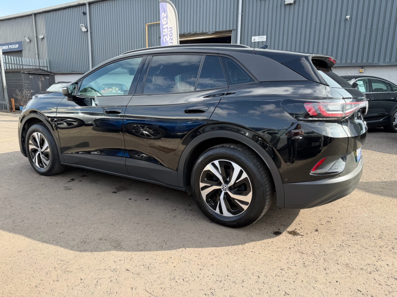 2024 VOLKSWAGEN ID4 Pure Performance 52kWh Life Edition SUV 5dr Electric Auto (170 ps) ONLY 241 - vehicle photo 7 for sale on PureCar