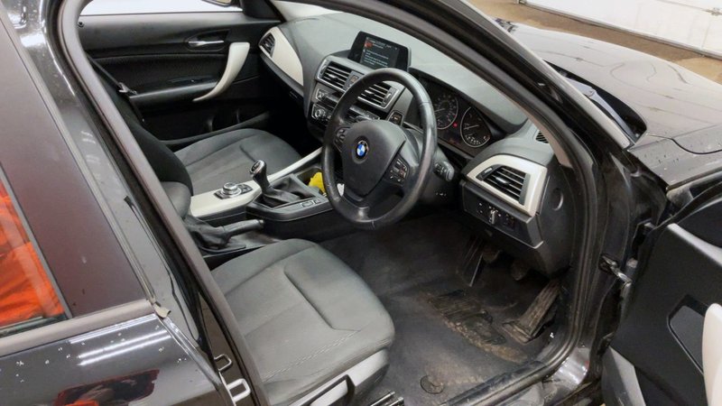 2017 BMW 1 Series in black — photo 7 of 11