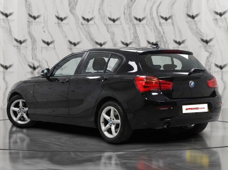 2017 BMW 1 Series in black — photo 5 of 16