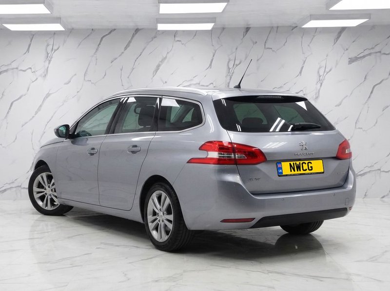2016 Peugeot 308 SW in grey — photo 4 of 12