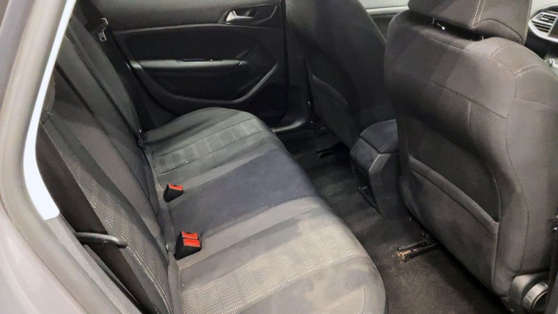 2016 Peugeot 308 SW in grey — photo 11 of 12