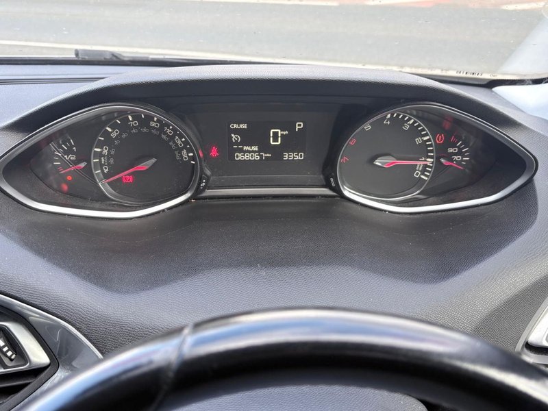 2016 Peugeot 308 SW in grey — photo 17 of 18