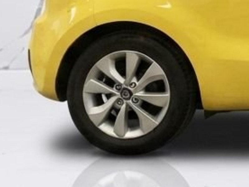 2015 Kia Rio in yellow — photo 7 of 16