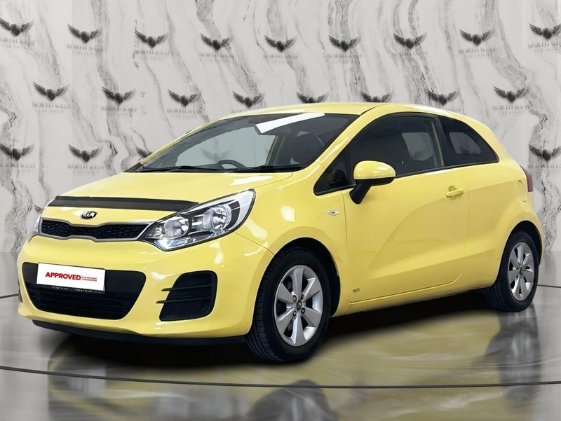 2015 Kia Rio in yellow — photo 3 of 16