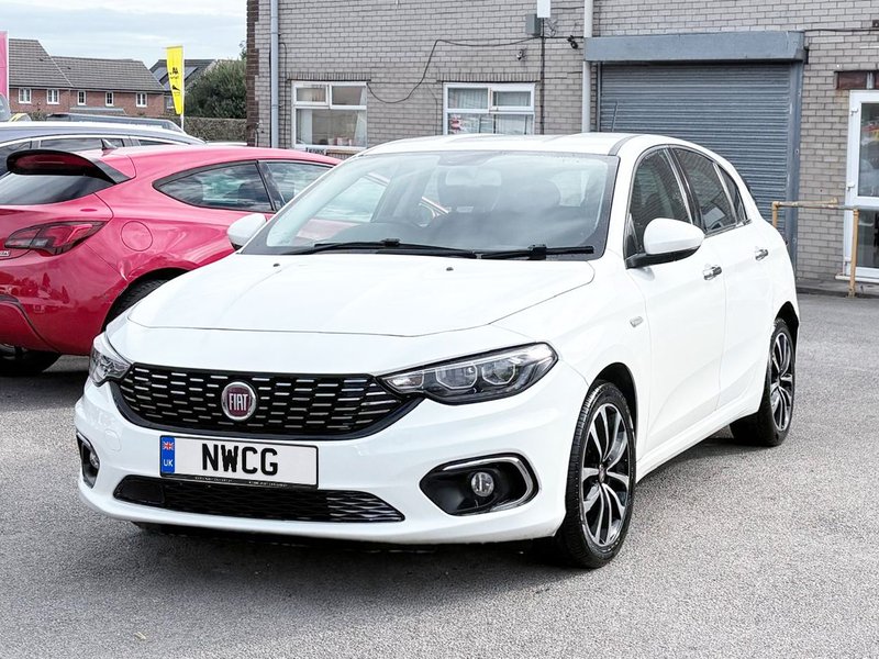 2017 Fiat Tipo in white — photo 5 of 21
