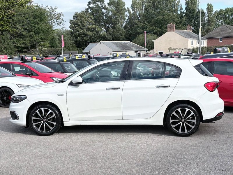 2017 Fiat Tipo in white — photo 13 of 21