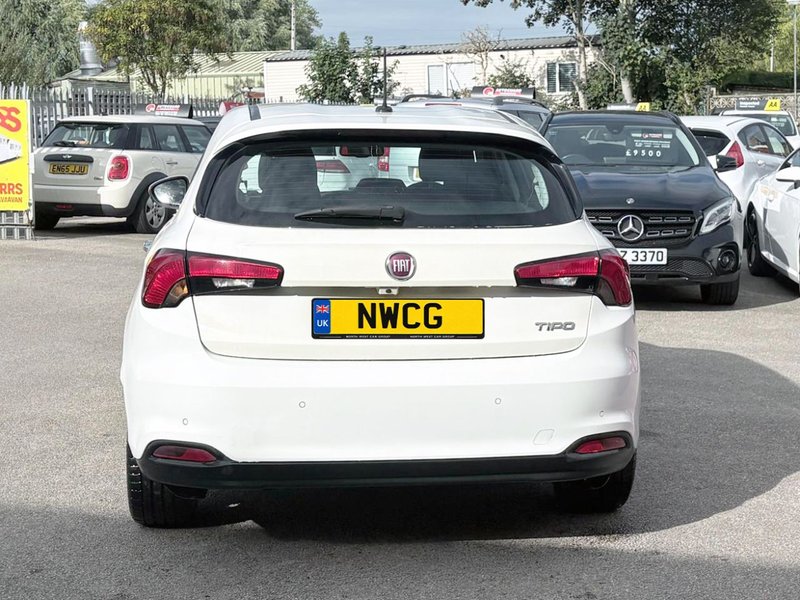 2017 Fiat Tipo in white — photo 9 of 21