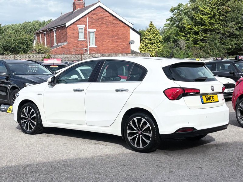2017 Fiat Tipo in white — photo 7 of 21