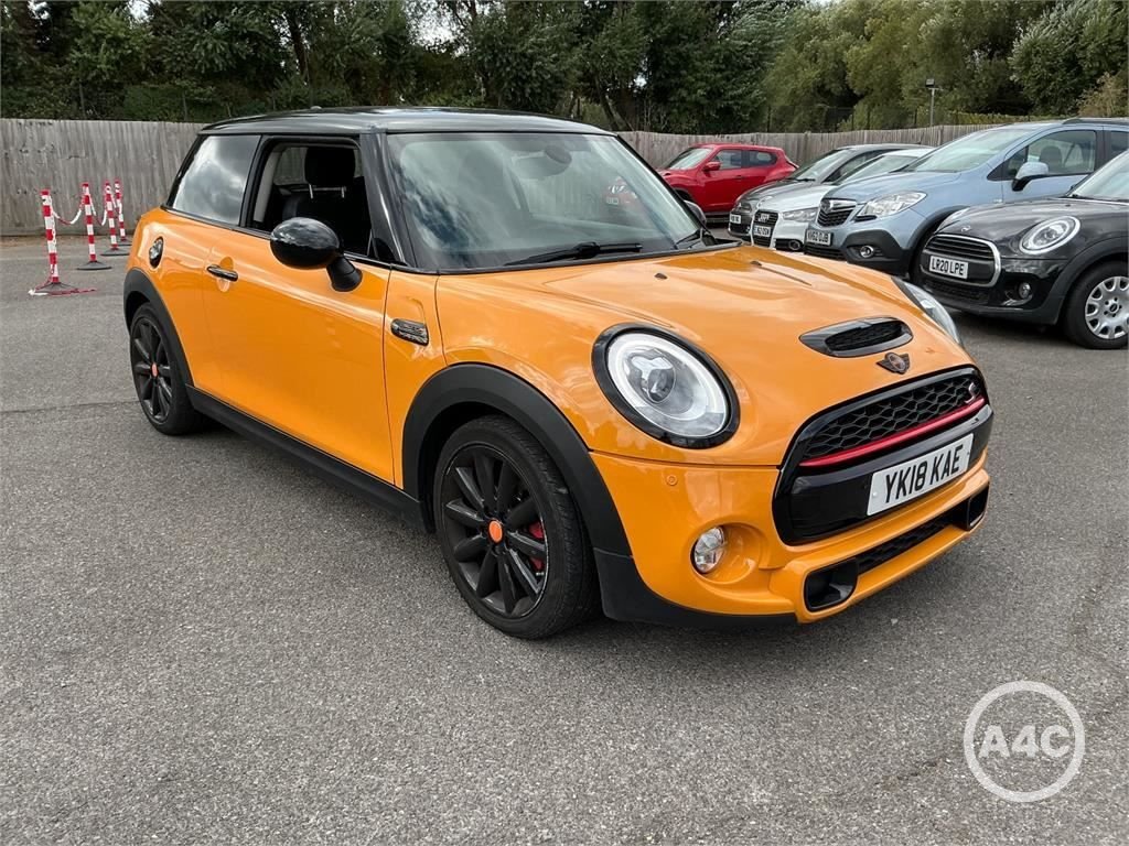 2018 MINI HATCH