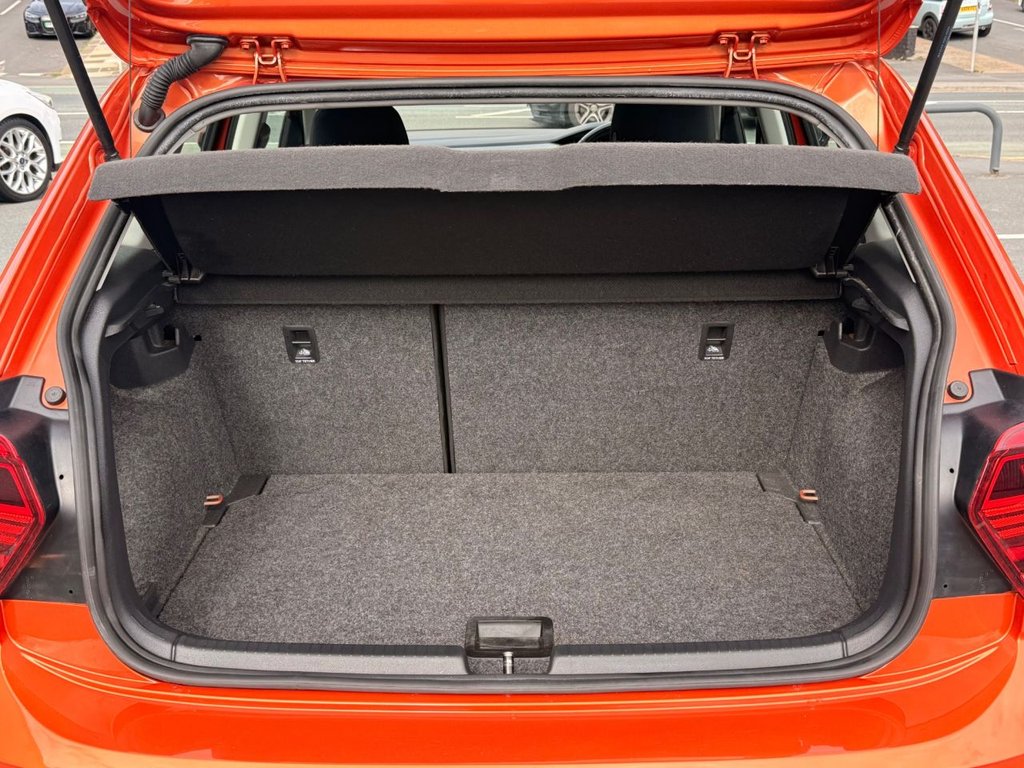 2019 Volkswagen Polo — image 17