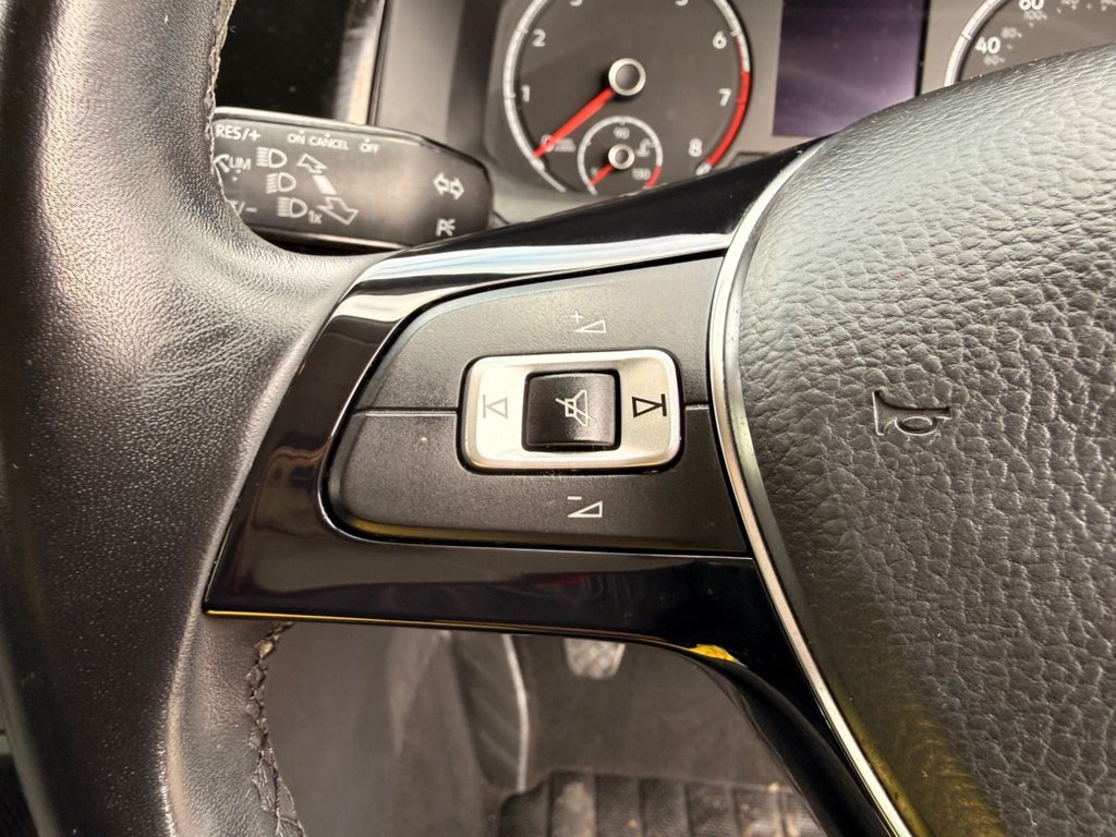 2019 Volkswagen Polo — image 31