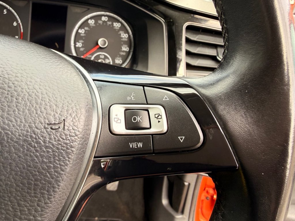 2019 Volkswagen Polo — image 32
