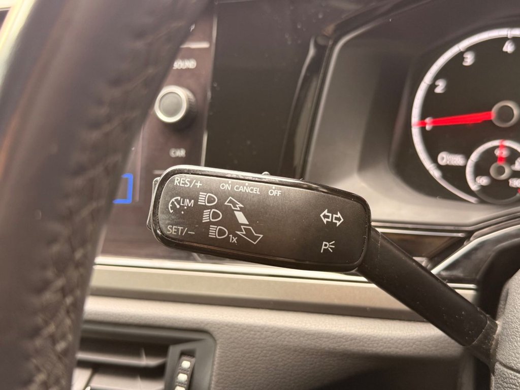 2019 Volkswagen Polo — image 36