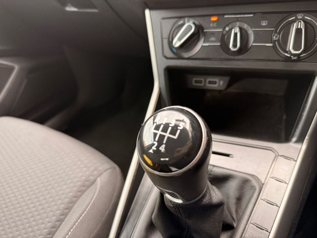 2019 Volkswagen Polo — image 37