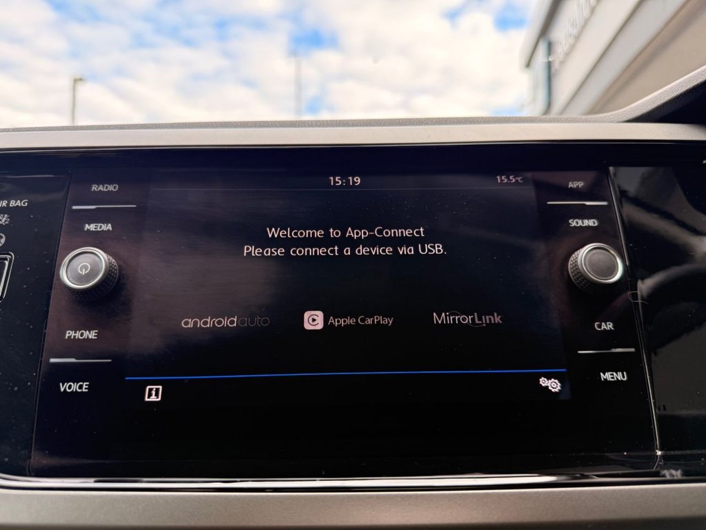 2019 Volkswagen Polo — image 40