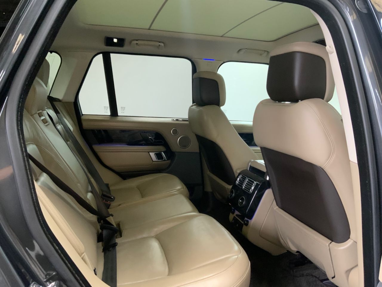 2018 LAND ROVER RANGE ROVER 4.4 SD V8 Vogue SE SUV 5dr Diesel Auto 4WD Euro 6 (s/s) (339 ps) - vehicle photo 18 for sale on PureCar