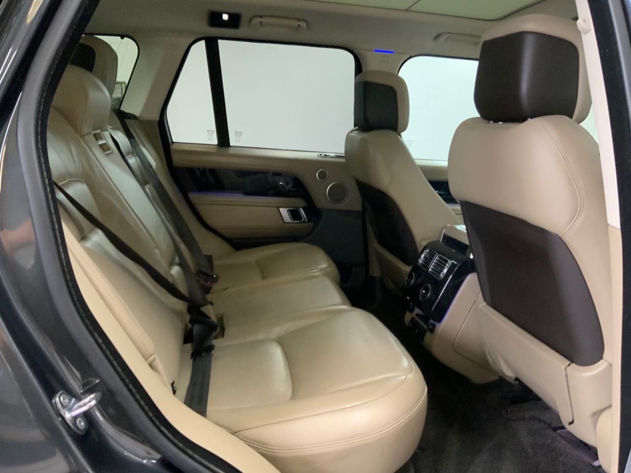 2018 LAND ROVER RANGE ROVER 4.4 SD V8 Vogue SE SUV 5dr Diesel Auto 4WD Euro 6 (s/s) (339 ps) - vehicle photo 25 for sale on PureCar