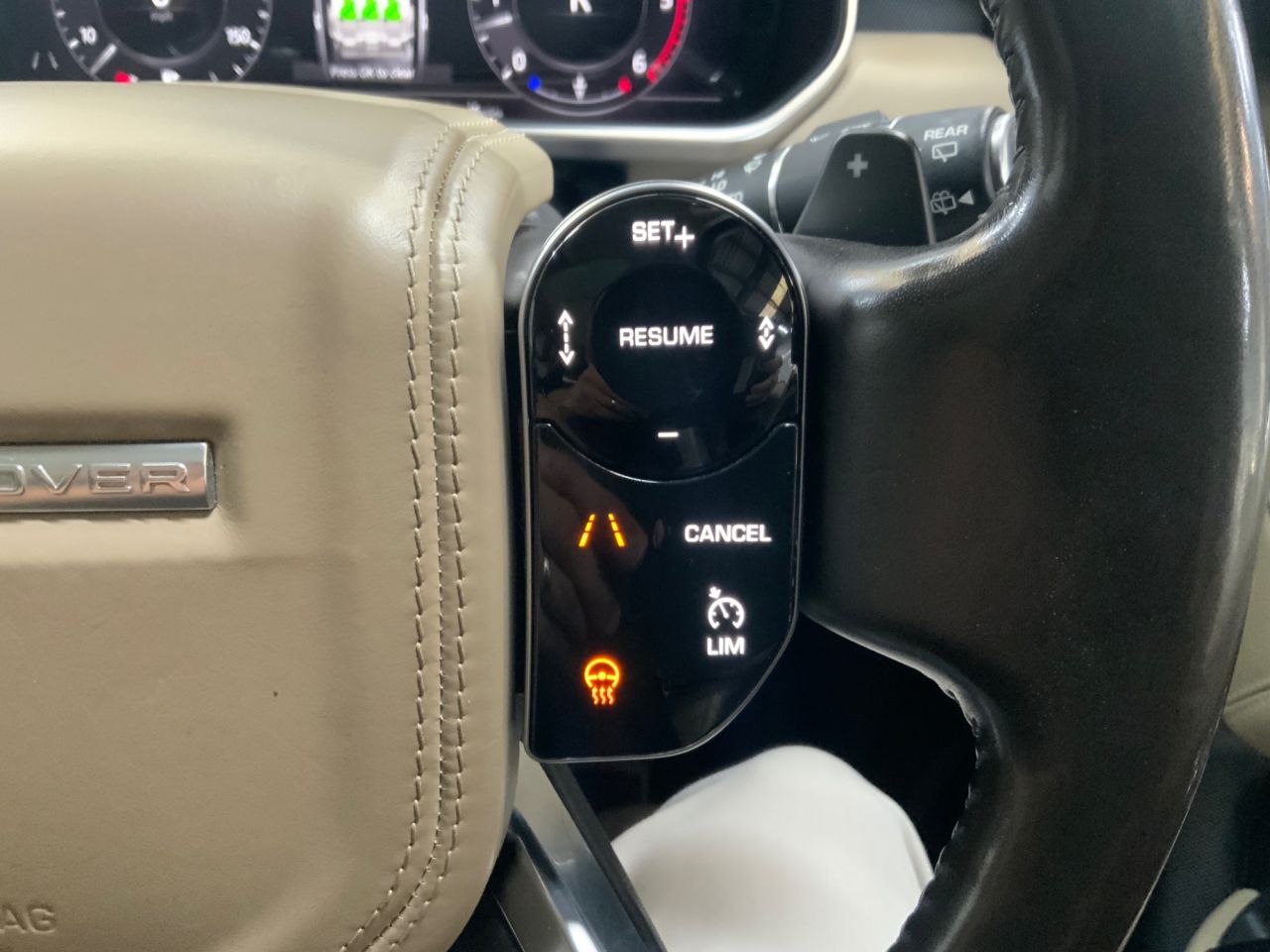 2018 LAND ROVER RANGE ROVER 4.4 SD V8 Vogue SE SUV 5dr Diesel Auto 4WD Euro 6 (s/s) (339 ps) - vehicle photo 27 for sale on PureCar