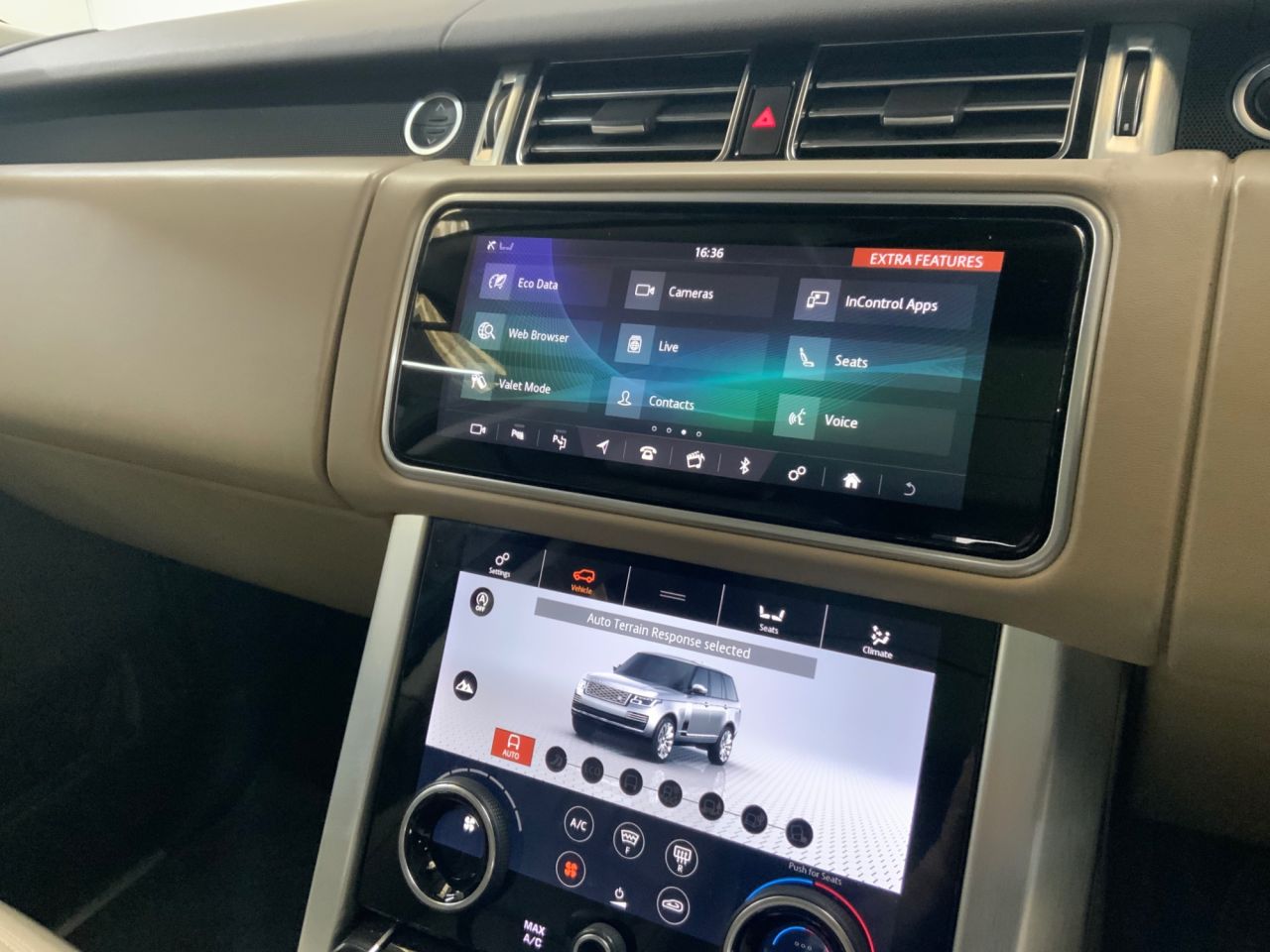 2018 LAND ROVER RANGE ROVER 4.4 SD V8 Vogue SE SUV 5dr Diesel Auto 4WD Euro 6 (s/s) (339 ps) - vehicle photo 30 for sale on PureCar