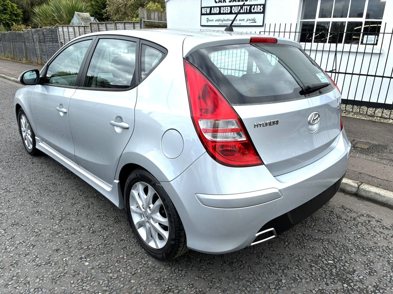 2010 HYUNDAI I30 1.4 Edition Hatchback 5dr Petrol Manual Euro 4 (108 bhp) - vehicle photo 3 for sale on PureCar