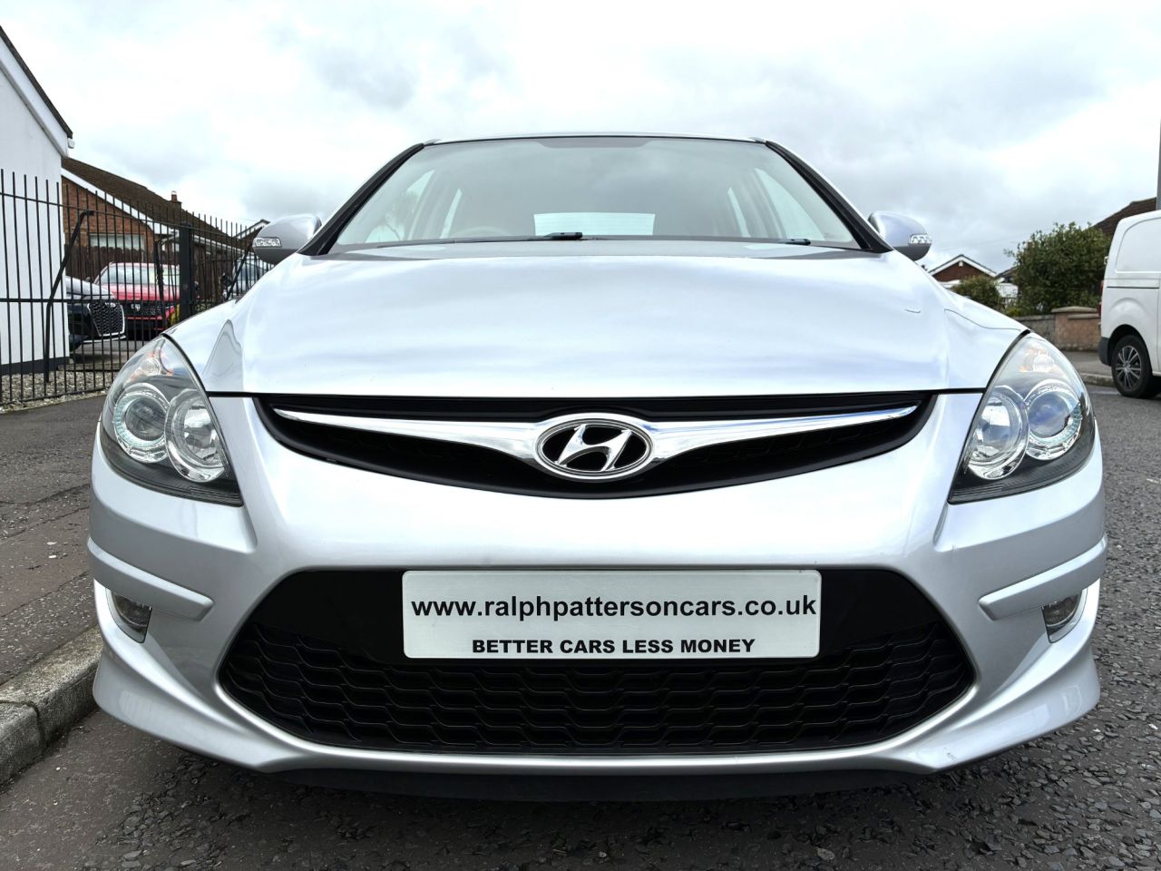 2010 HYUNDAI I30 1.4 Edition Hatchback 5dr Petrol Manual Euro 4 (108 bhp) - vehicle photo 4 for sale on PureCar