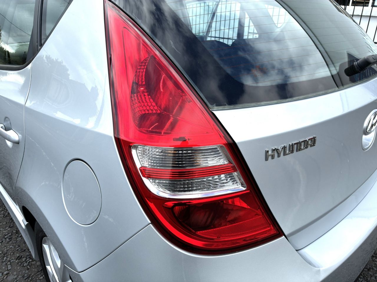 2010 HYUNDAI I30 1.4 Edition Hatchback 5dr Petrol Manual Euro 4 (108 bhp) - vehicle photo 15 for sale on PureCar
