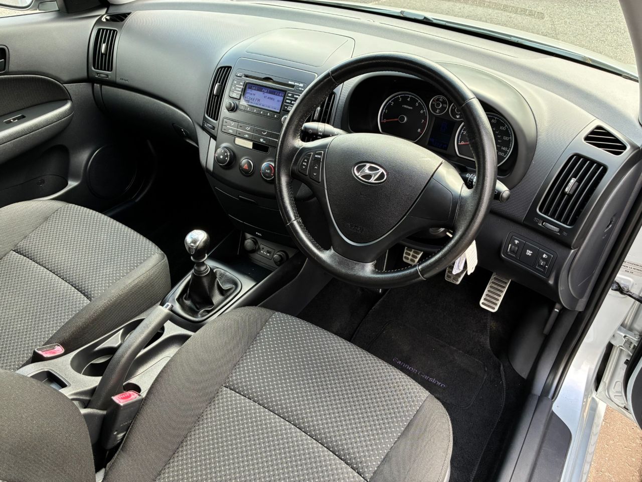 2010 HYUNDAI I30 1.4 Edition Hatchback 5dr Petrol Manual Euro 4 (108 bhp) - vehicle photo 8 for sale on PureCar