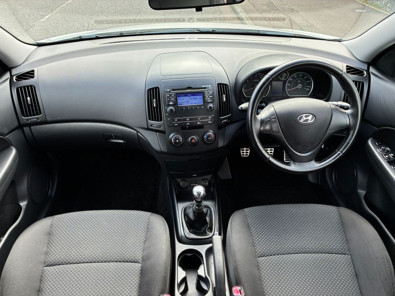 2010 HYUNDAI I30 1.4 Edition Hatchback 5dr Petrol Manual Euro 4 (108 bhp) - vehicle photo 7 for sale on PureCar