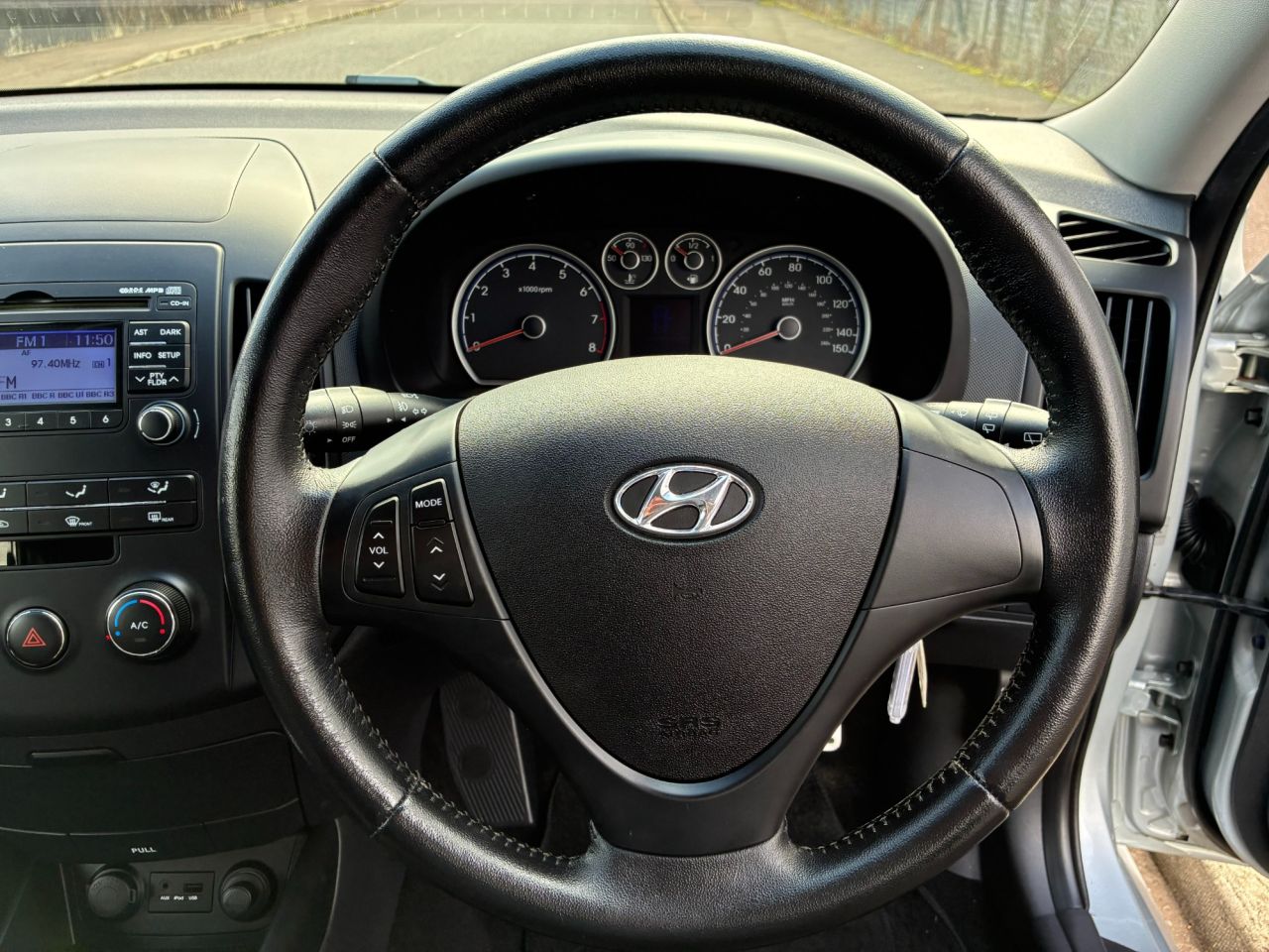 2010 HYUNDAI I30 1.4 Edition Hatchback 5dr Petrol Manual Euro 4 (108 bhp) - vehicle photo 20 for sale on PureCar