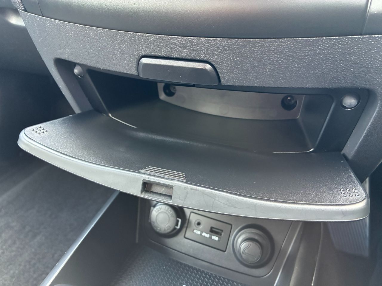 2010 HYUNDAI I30 1.4 Edition Hatchback 5dr Petrol Manual Euro 4 (108 bhp) - vehicle photo 32 for sale on PureCar
