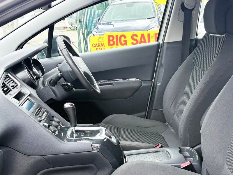 2013 Peugeot 5008 in silver — photo 12 of 20