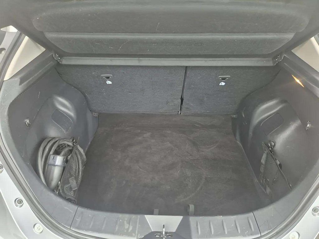 2023 Nissan Leaf — image 7