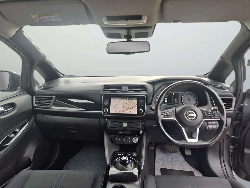 2023 Nissan Leaf — image 10