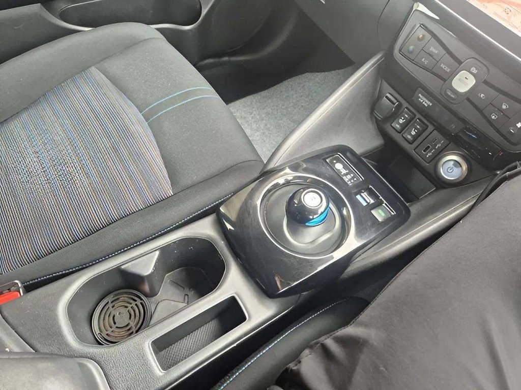 2023 Nissan Leaf — image 11