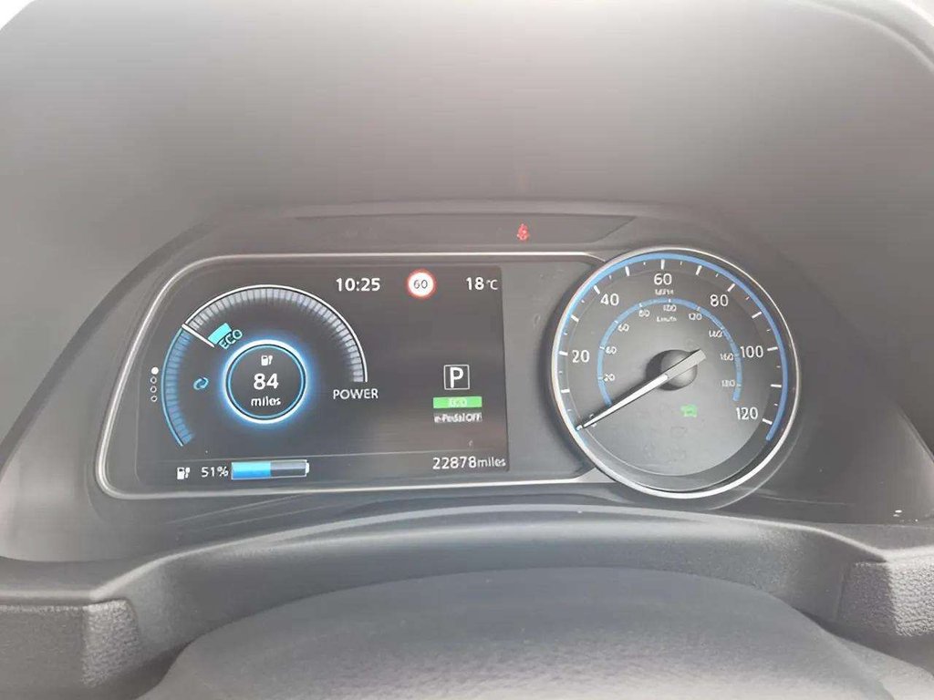 2023 Nissan Leaf — image 15