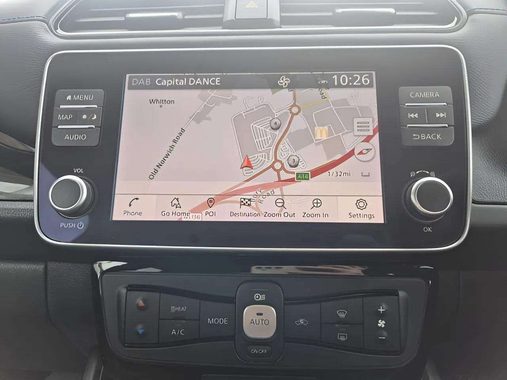 2023 Nissan Leaf — image 18