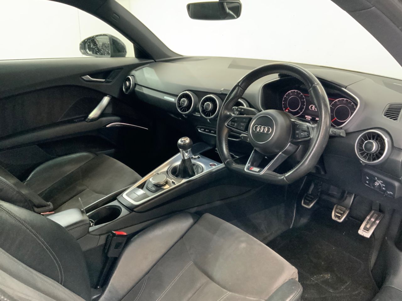 2017 AUDI TT 1.8 TFSI Black Edition Coupe 3dr Petrol Manual Euro 6 (s/s) (180 ps) - vehicle photo 16 for sale on PureCar