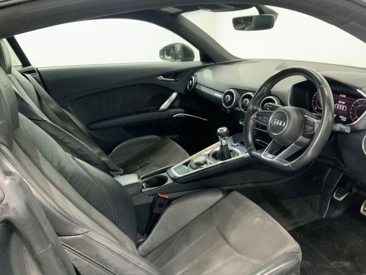 2017 AUDI TT 1.8 TFSI Black Edition Coupe 3dr Petrol Manual Euro 6 (s/s) (180 ps) - vehicle photo 17 for sale on PureCar