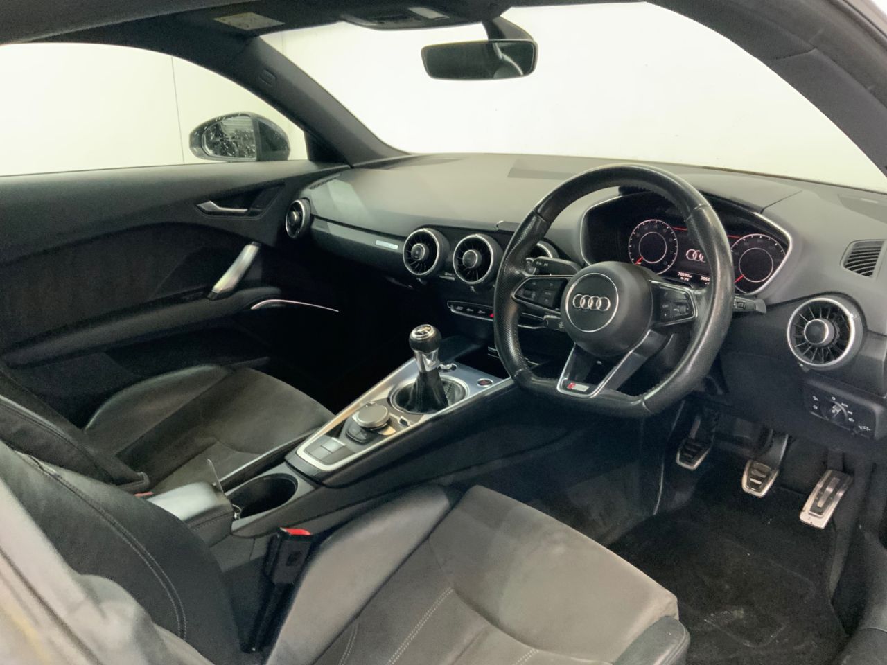 2017 AUDI TT 1.8 TFSI Black Edition Coupe 3dr Petrol Manual Euro 6 (s/s) (180 ps) - vehicle photo 19 for sale on PureCar