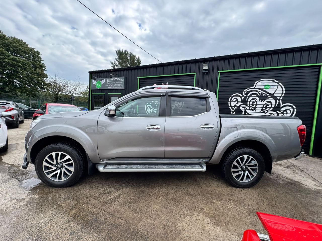 2017 NISSAN NAVARA 2.3 dCi Tekna Pickup Double Cab 4dr Diesel Auto 4WD Euro 6 (190 ps) - vehicle photo 2 for sale on PureCar