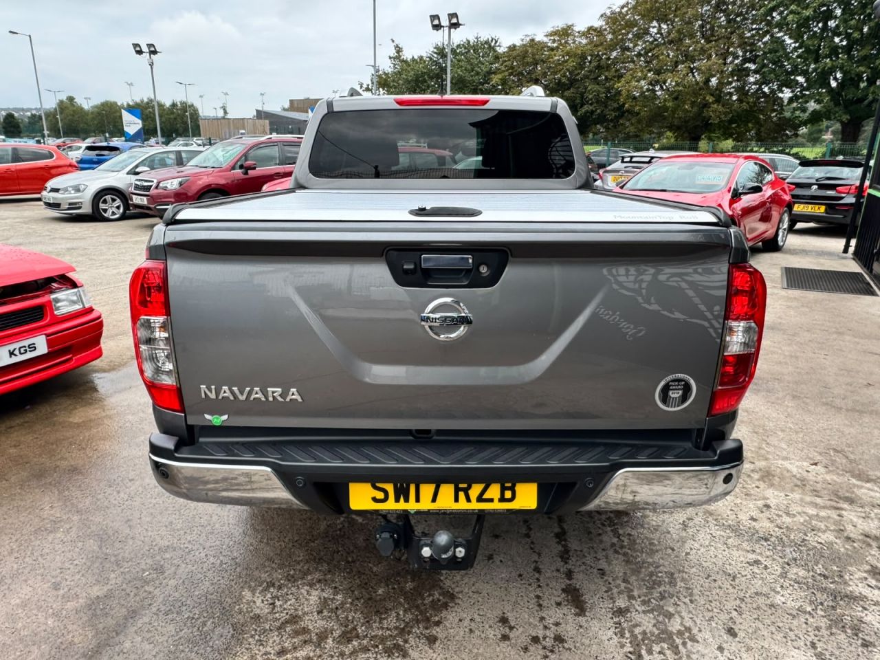 2017 NISSAN NAVARA 2.3 dCi Tekna Pickup Double Cab 4dr Diesel Auto 4WD Euro 6 (190 ps) - vehicle photo 4 for sale on PureCar