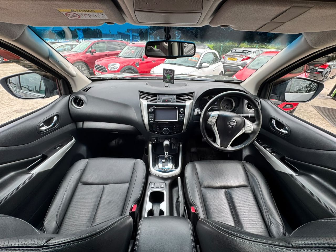 2017 NISSAN NAVARA 2.3 dCi Tekna Pickup Double Cab 4dr Diesel Auto 4WD Euro 6 (190 ps) - vehicle photo 6 for sale on PureCar