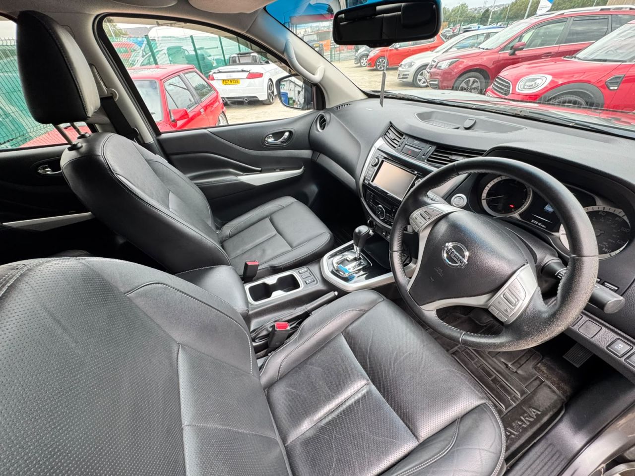 2017 NISSAN NAVARA 2.3 dCi Tekna Pickup Double Cab 4dr Diesel Auto 4WD Euro 6 (190 ps) - vehicle photo 7 for sale on PureCar