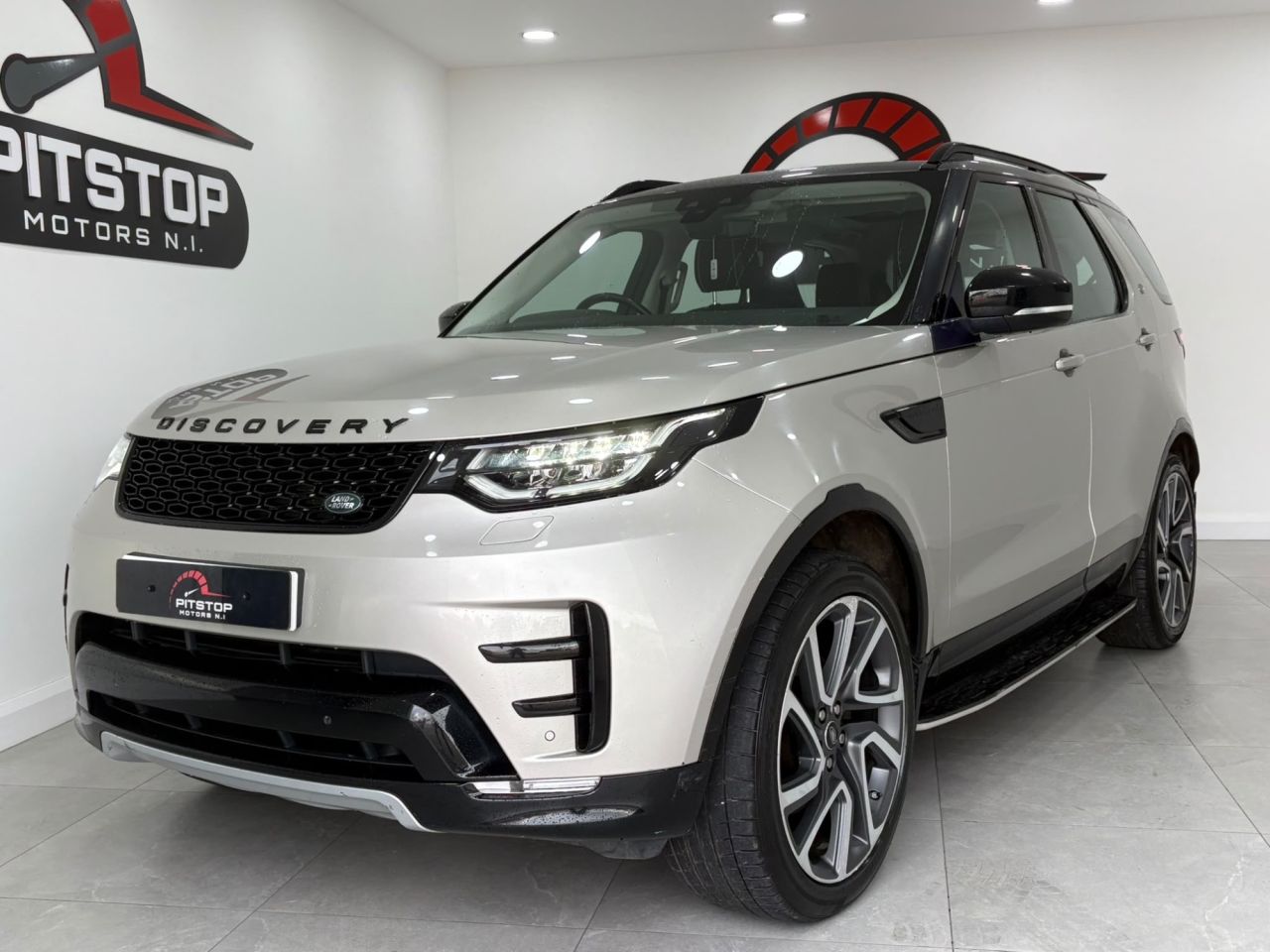2017 LAND ROVER DISCOVERY 3.0 TD V6 HSE SUV 5dr Diesel Auto 4WD Euro 6 (s/s) (258 ps) - vehicle photo 2 for sale on PureCar