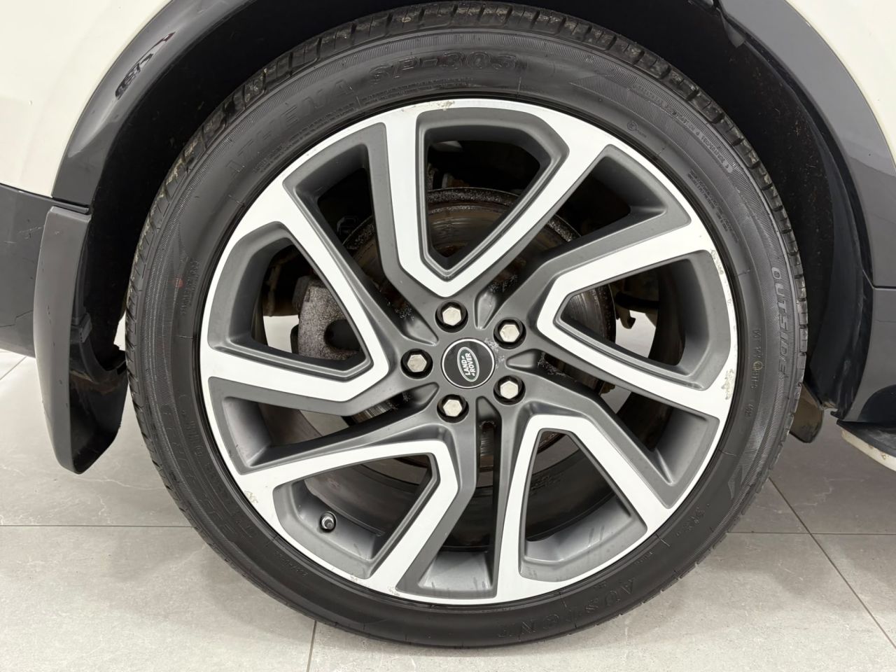 2017 LAND ROVER DISCOVERY 3.0 TD V6 HSE SUV 5dr Diesel Auto 4WD Euro 6 (s/s) (258 ps) - vehicle photo 16 for sale on PureCar