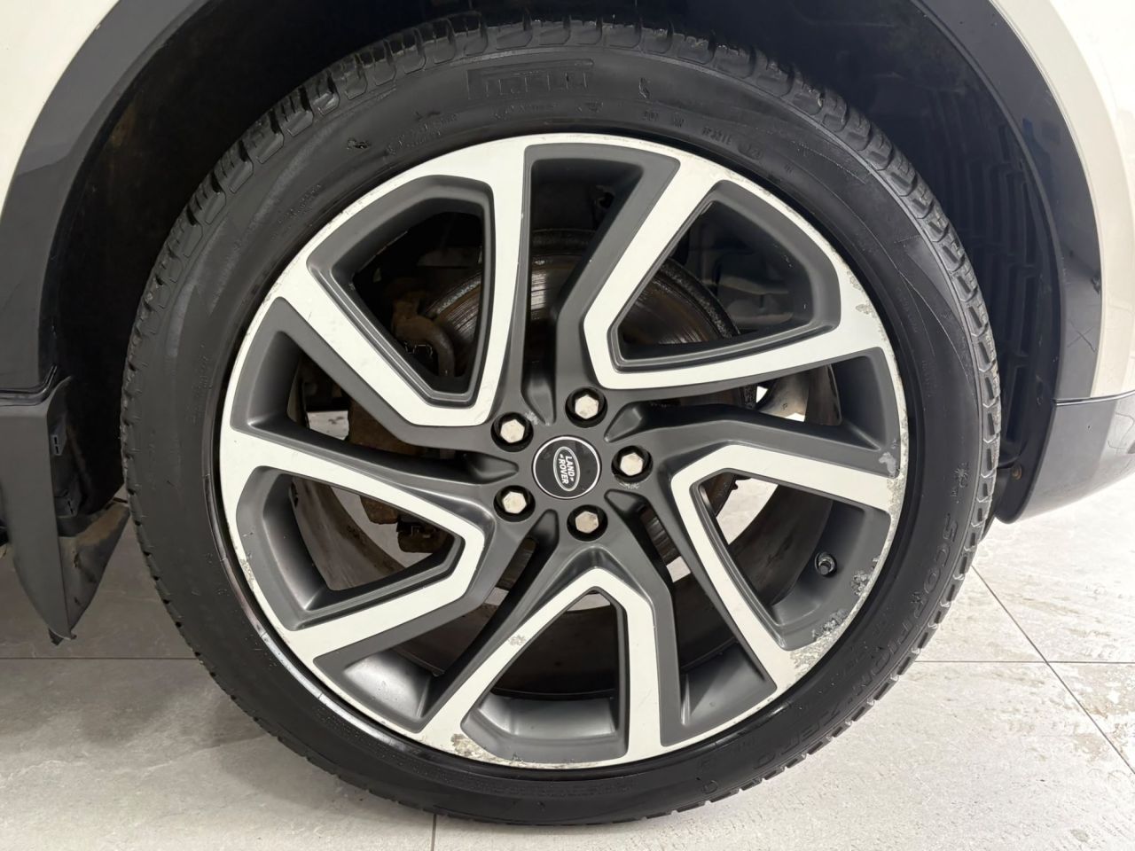 2017 LAND ROVER DISCOVERY 3.0 TD V6 HSE SUV 5dr Diesel Auto 4WD Euro 6 (s/s) (258 ps) - vehicle photo 17 for sale on PureCar